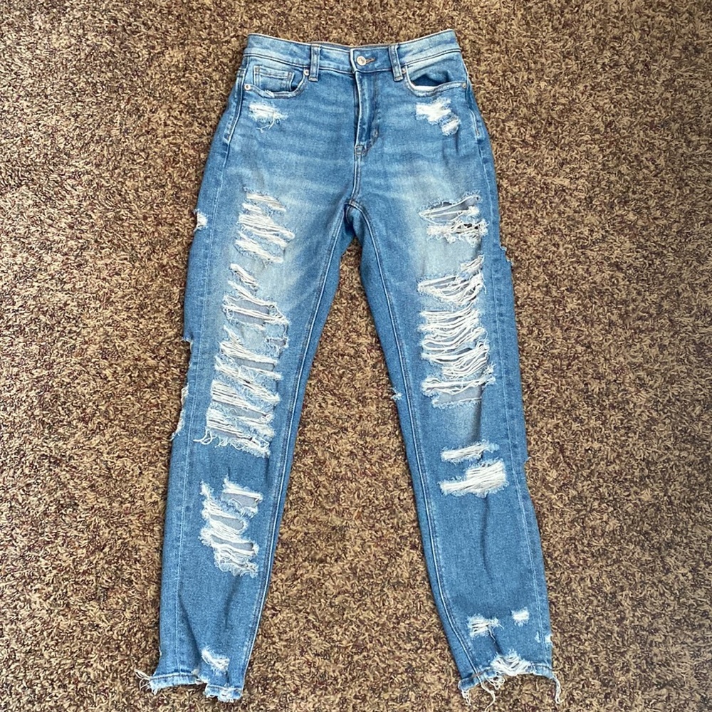 Womens size 0 American Eagle ripped mom jean